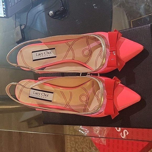 Pumps - Picture 1 of 5